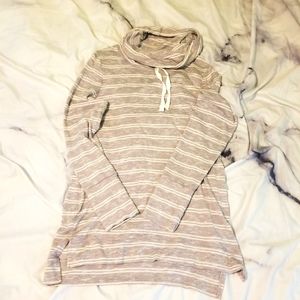 Olive & Oak Lidy Cowl Neck Hi-Low Knit Top Size M